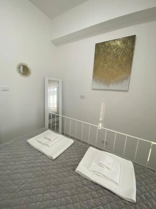 Appartamento Mirsie Bolonia Exterior foto