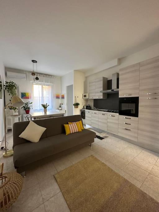 Appartamento Mirsie Bolonia Exterior foto