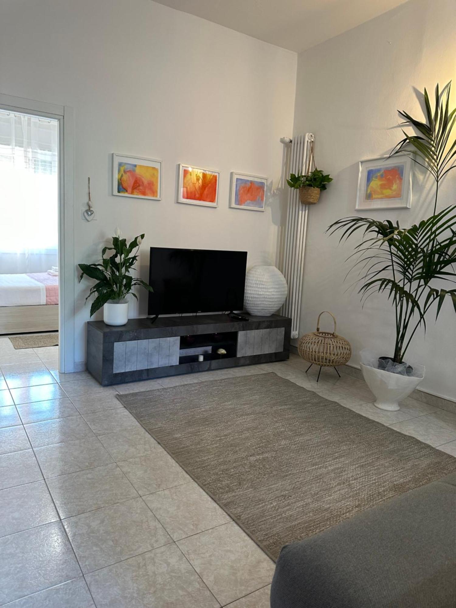 Appartamento Mirsie Bolonia Exterior foto