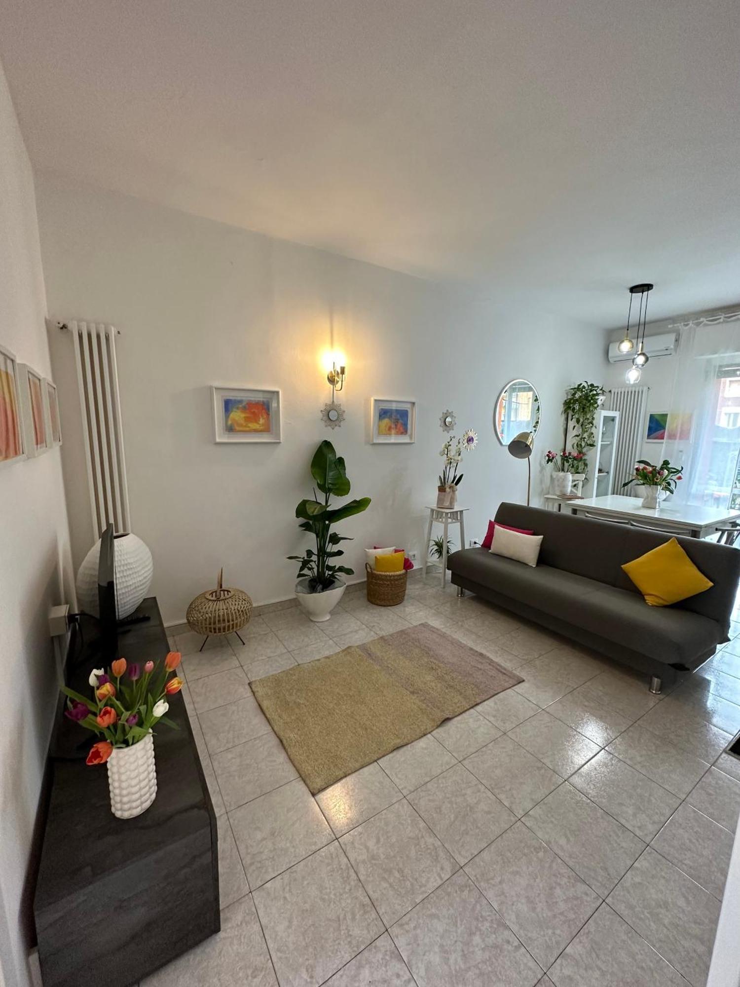Appartamento Mirsie Bolonia Exterior foto